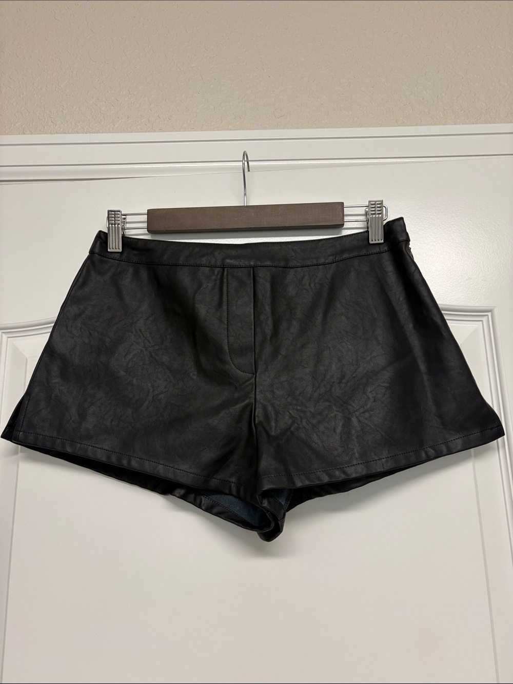 NWT Victoria's Secret black faux leather mini shorts Size small